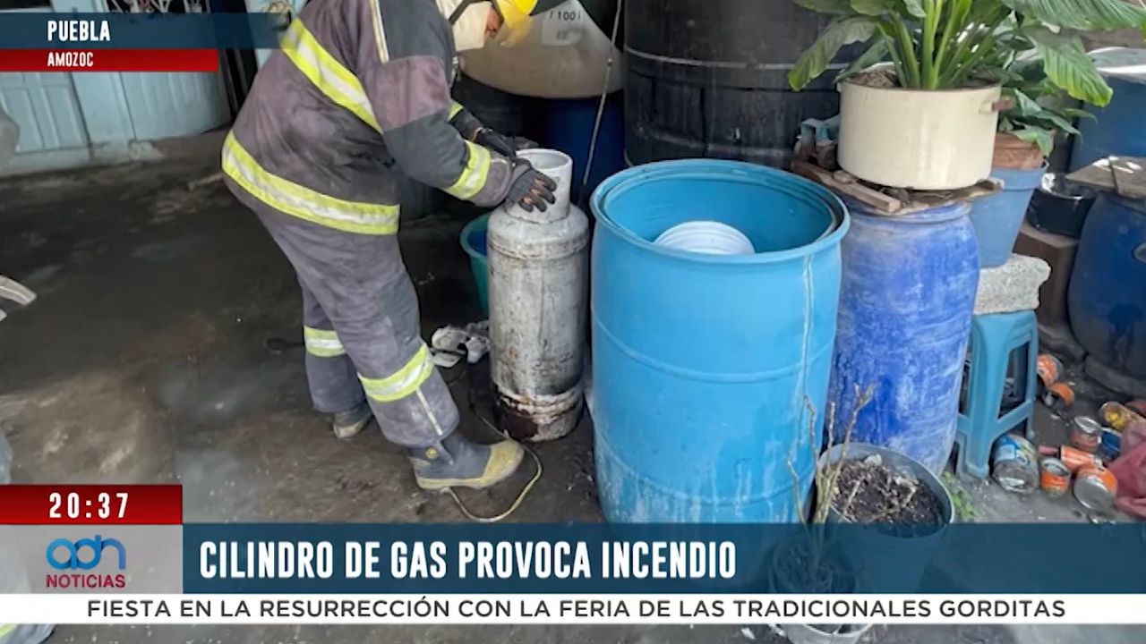 Falla en cilindro de gas provoca incendio en vivienda de Casa Blanca, Amozoc