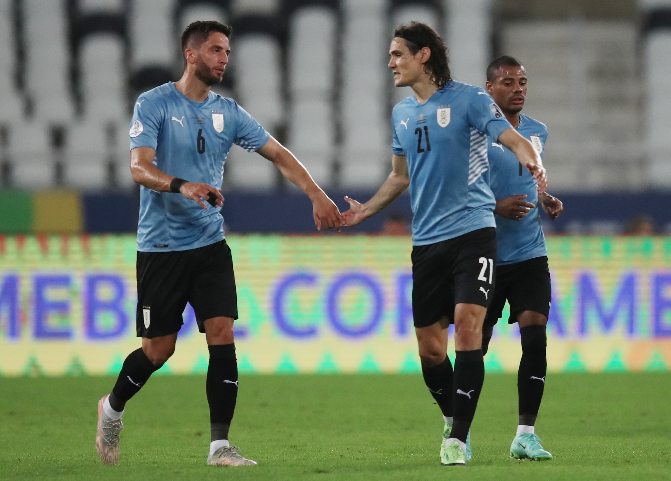 Cavani da el triunfo a Uruguay, que enfrentará a Colombia en cuartos - Vimarsana News