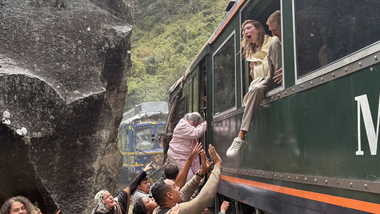 Choque de trenes deja al menos un muerto y 30 heridos; iban rumbo a Machu Picchu, en Perú