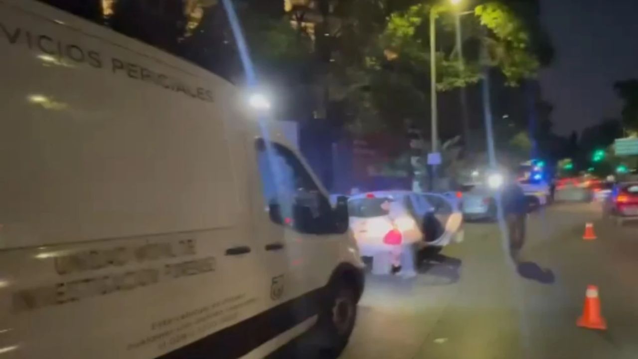 VIDEO: Una mujer murió tras caer de un edificio de 8 pisos en la CDMX