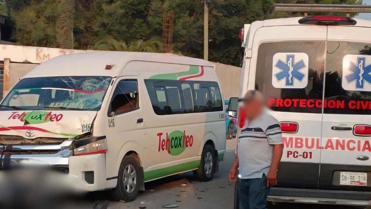 Conductor resultó herido tras accidente contra combi en la carretera Tehuacán–Teotitlán hoy: Afectaciones en Tepetzingo