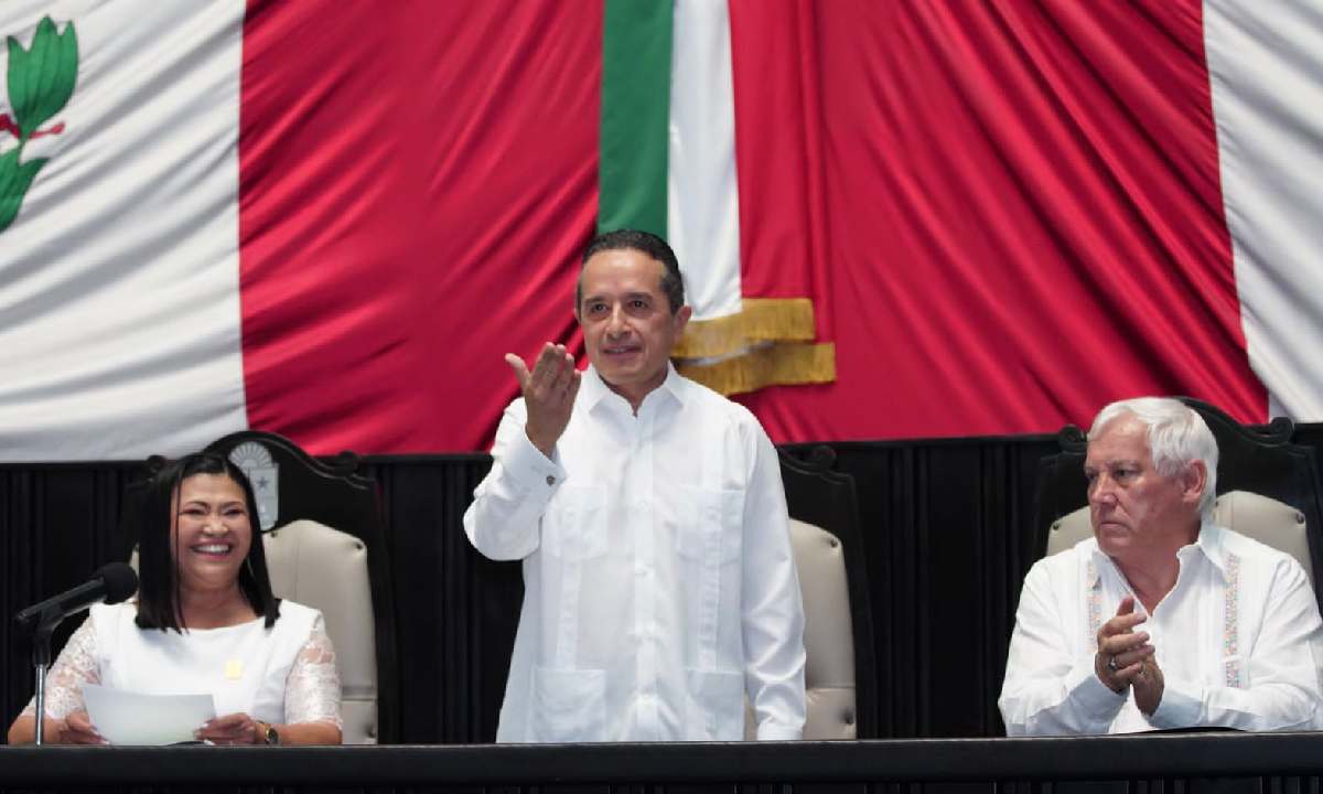 Carlos Joaquín rindió su sexto informe de Gobierno