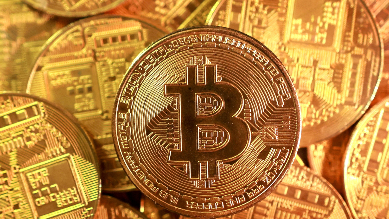 ¿Invertiste en Bitcoin? Esto significa su caída para tu dinero en EUA