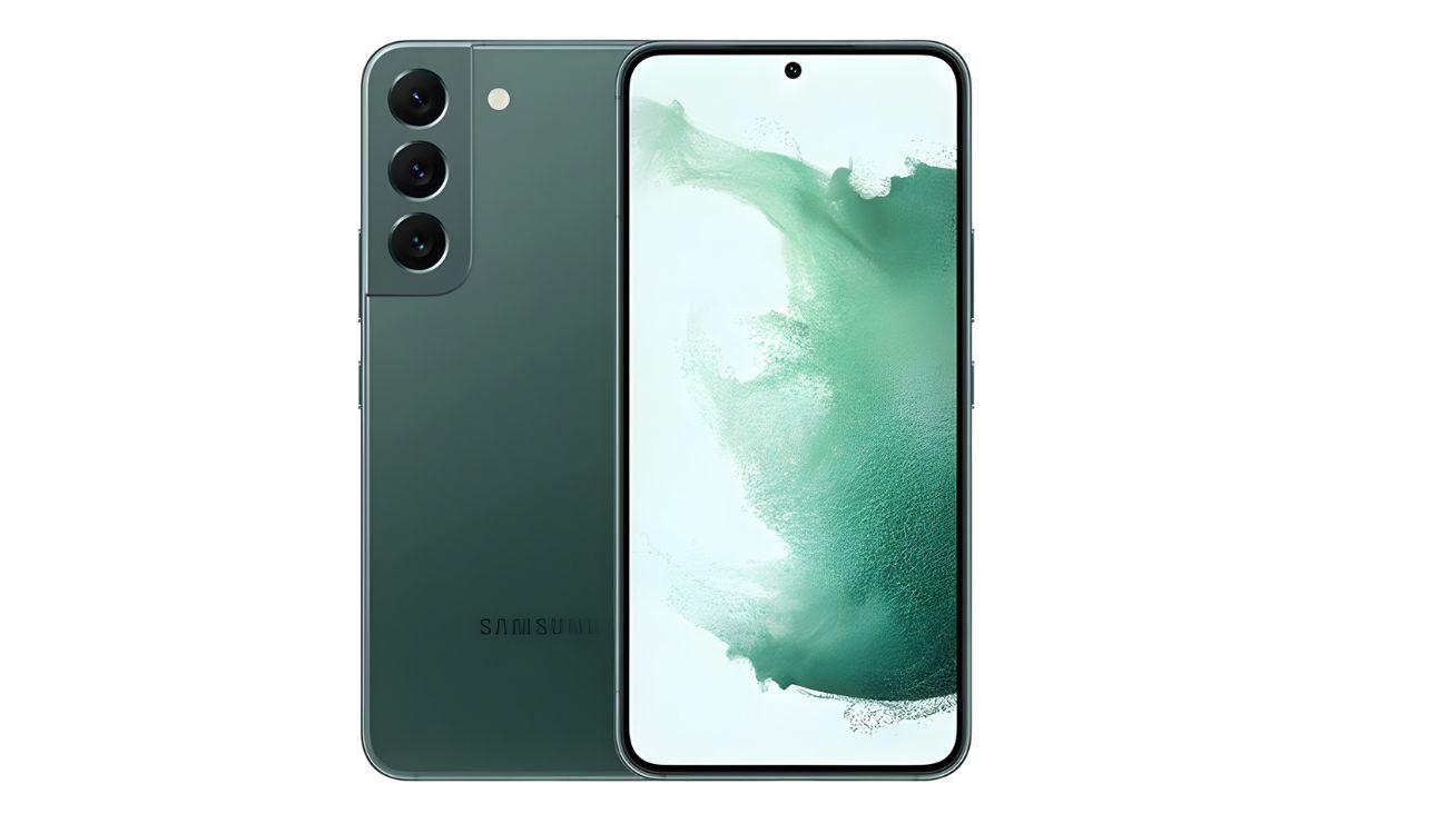 Rebajan el Samsung Galaxy S22 con triple cámara trasera, resistente al agua y con carga inalámbrica