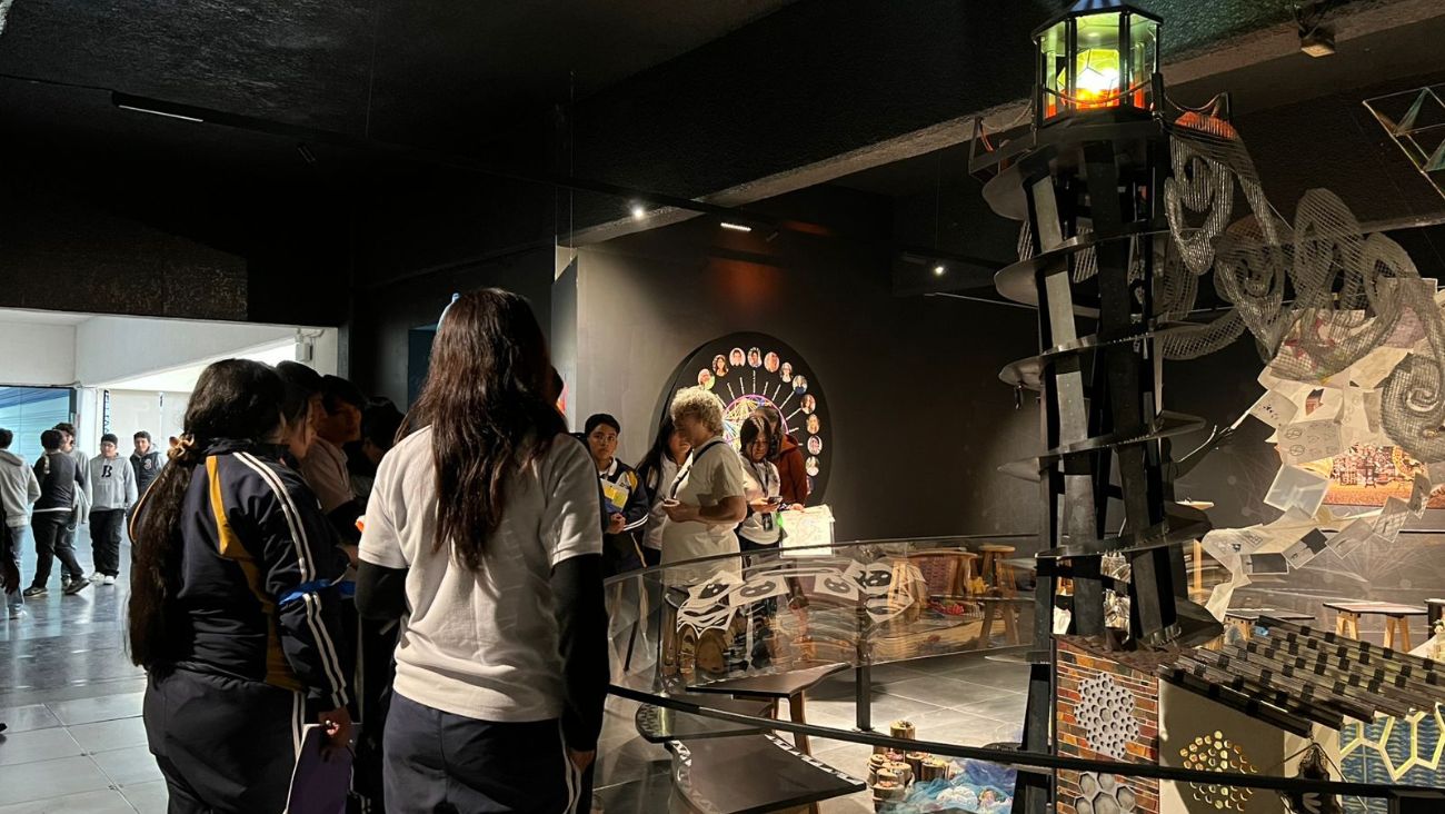 Universum abre convocatoria de becas por la ciencia: requisitos y monto de 3 mil pesos mensuales