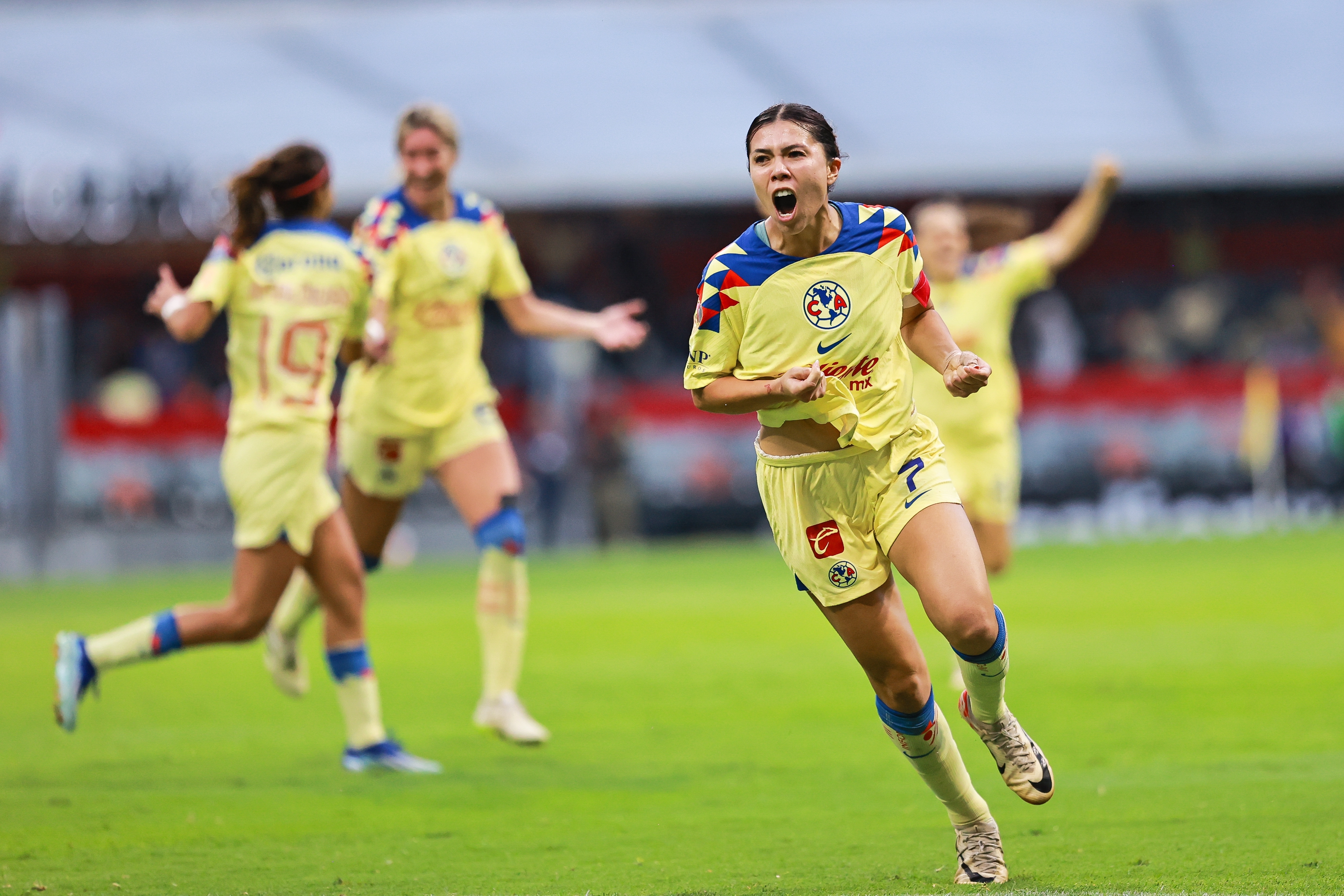 América remonta a Chivas y accede a su tercer final consecutiva