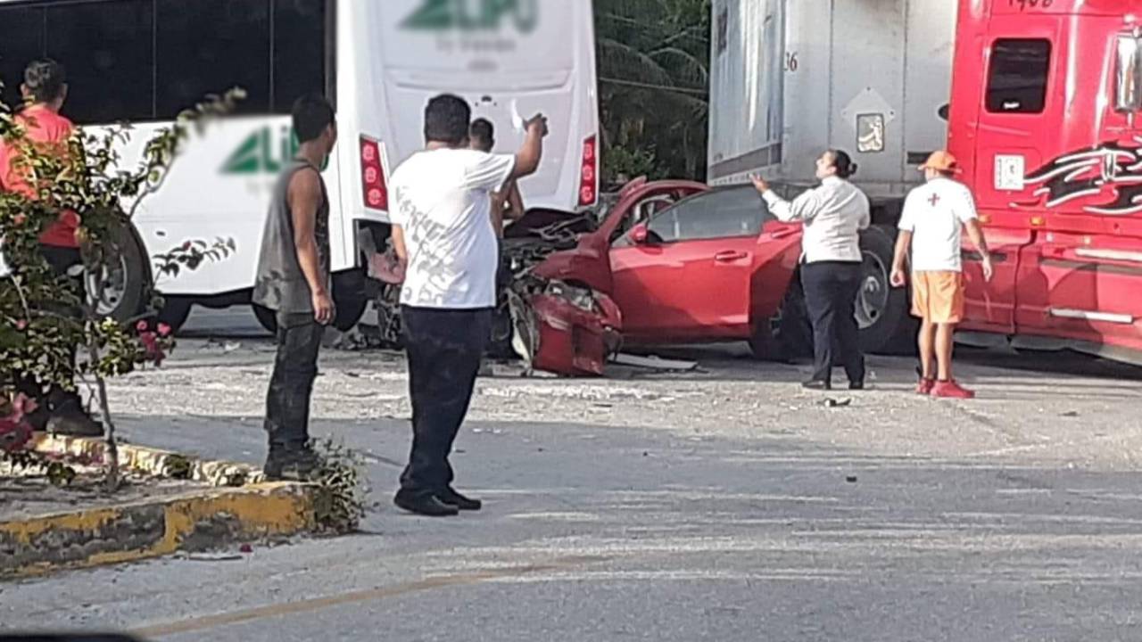 Accidente en la carretera Playa del Carmen-Cancún deja un muerto y otro ...
