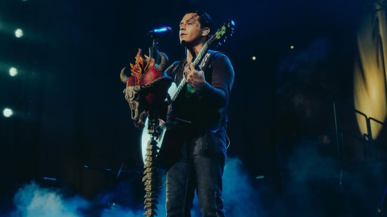 Se queda solo: Christian Nodal pierde a su equipo legal en plena batalla contra Universal Music