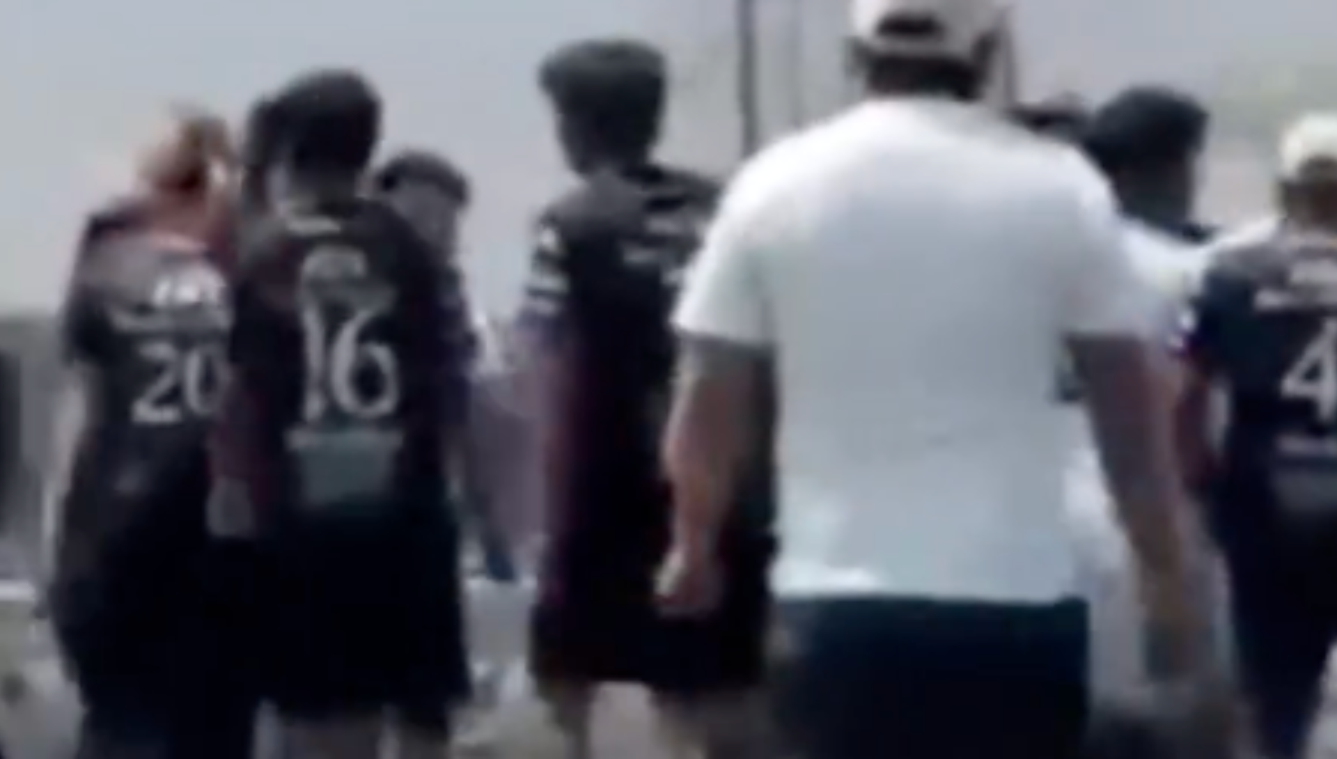 IMÁGENES FUERTES: Captan BRUTAL pelea entre jugadores y porra de liga de Cholula