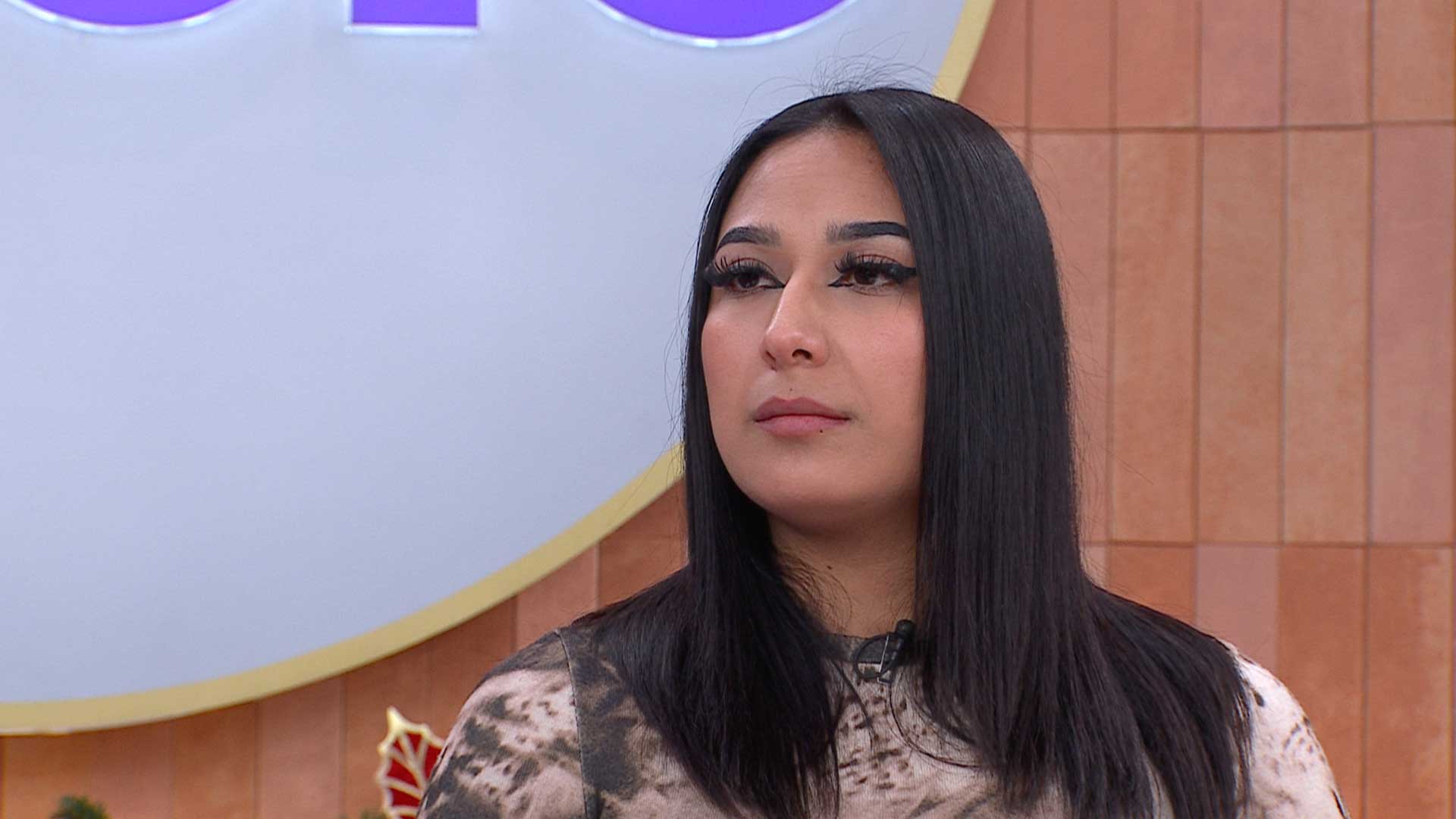 Nayla pasó de asistente de oficina a vender contenido para adultos en