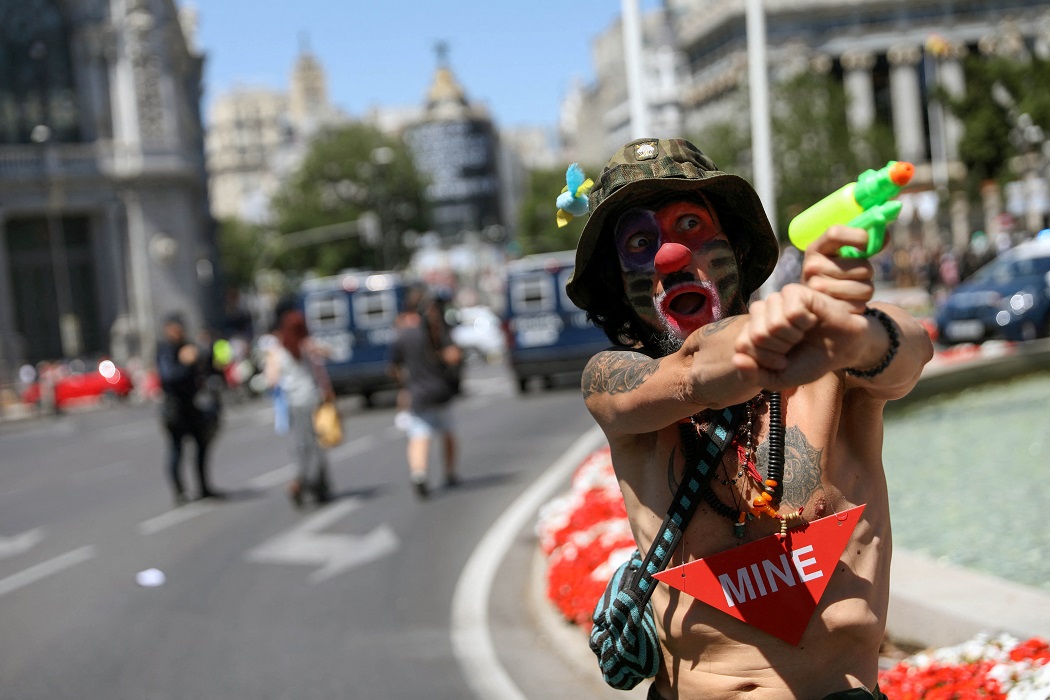 Miles en España se manifiestan contra la expansión de OTAN