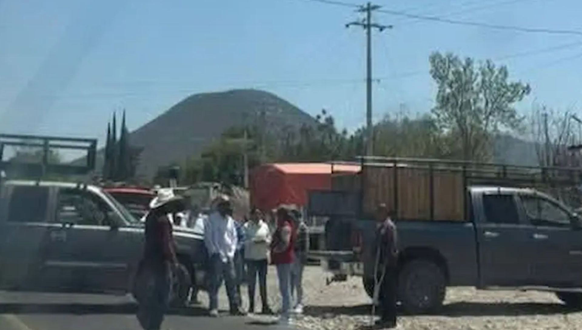 Se mantiene el CIERRE de la carretera federal Tehuacán-Orizaba hoy viernes; vías alternas