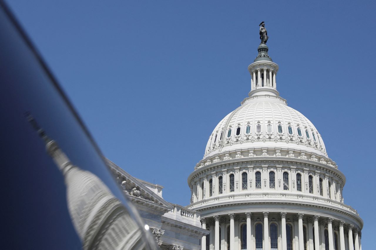 Fitch recorta calificación a Estados Unidos