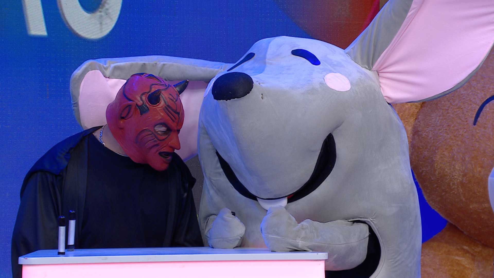 ¡Kecho se coló y se llevó toques en la Guerra de Palabras!