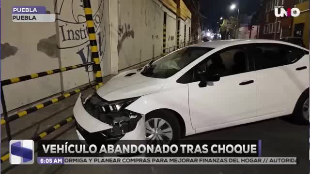 Conductor choca contra una barrera de protección frente a una institución educativa en la 5 Poniente