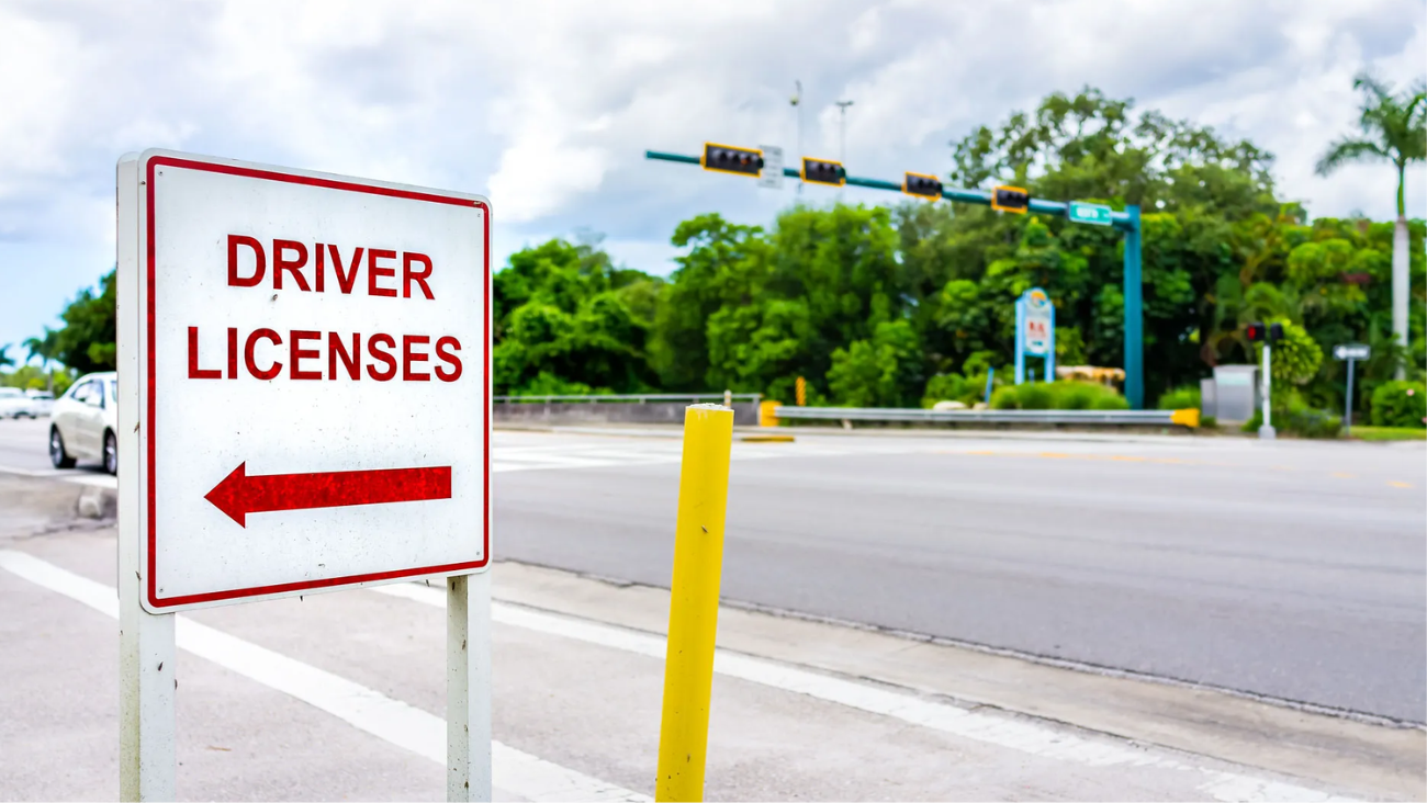 Una norma en Florida podría obligar a repetir examen de conducir en inglés