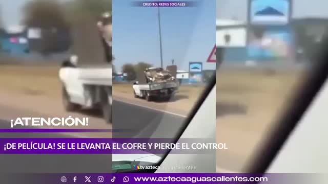 Momento en que se levanta cofre y conductor pierde el control de la ...