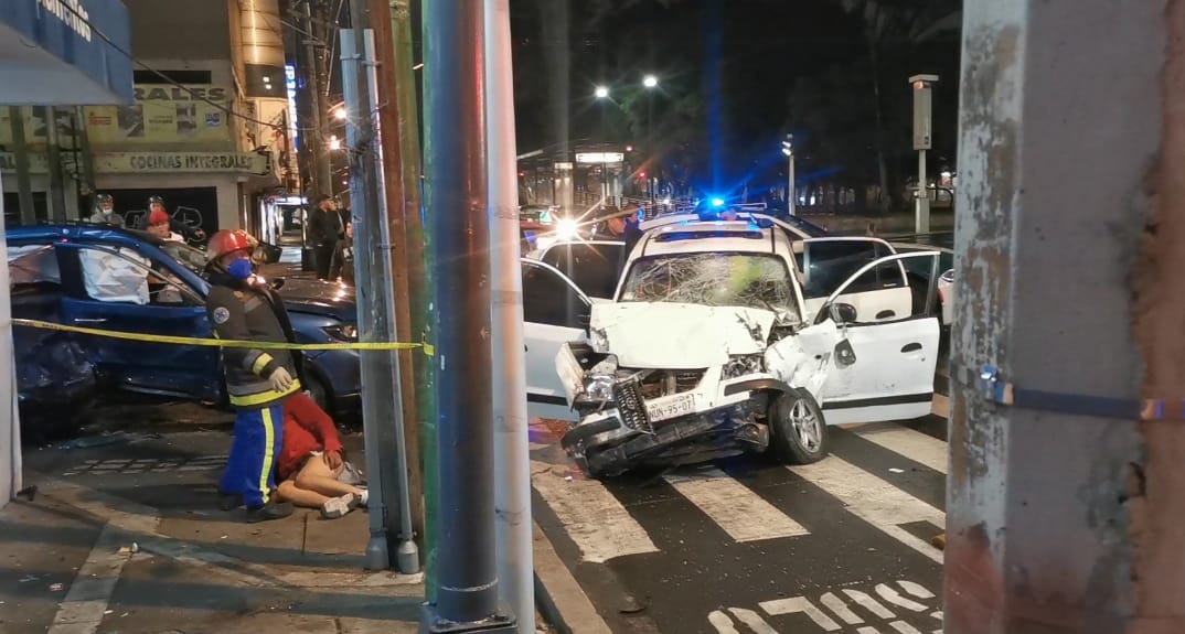 Choque en GAM deja un muerto y 4 heridos; rescataron a una víctima