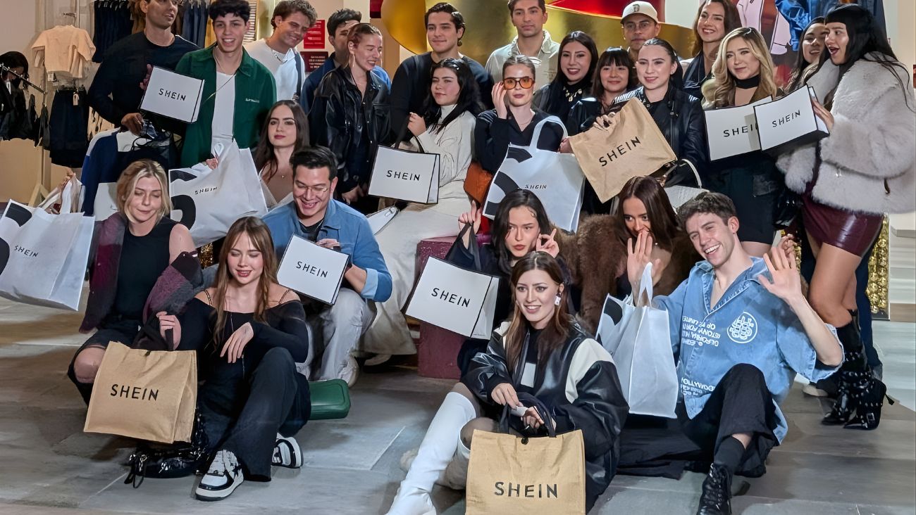 SHEIN abre tienda pop-up en Parque Vía Vallejo; prueba y toca la ropa de venta en línea