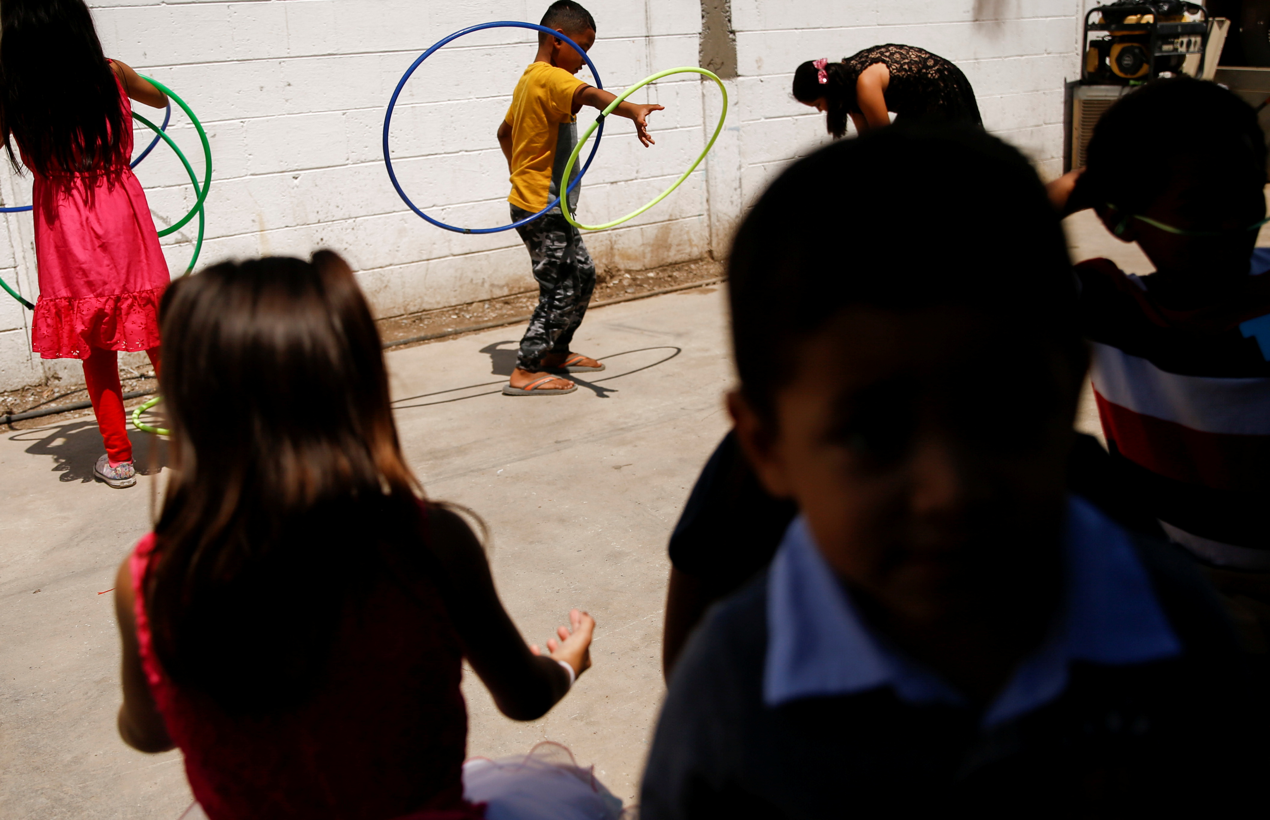 Juez de Estados Unidos suspende nuevas solicitudes del programa DACA - Vimarsana News