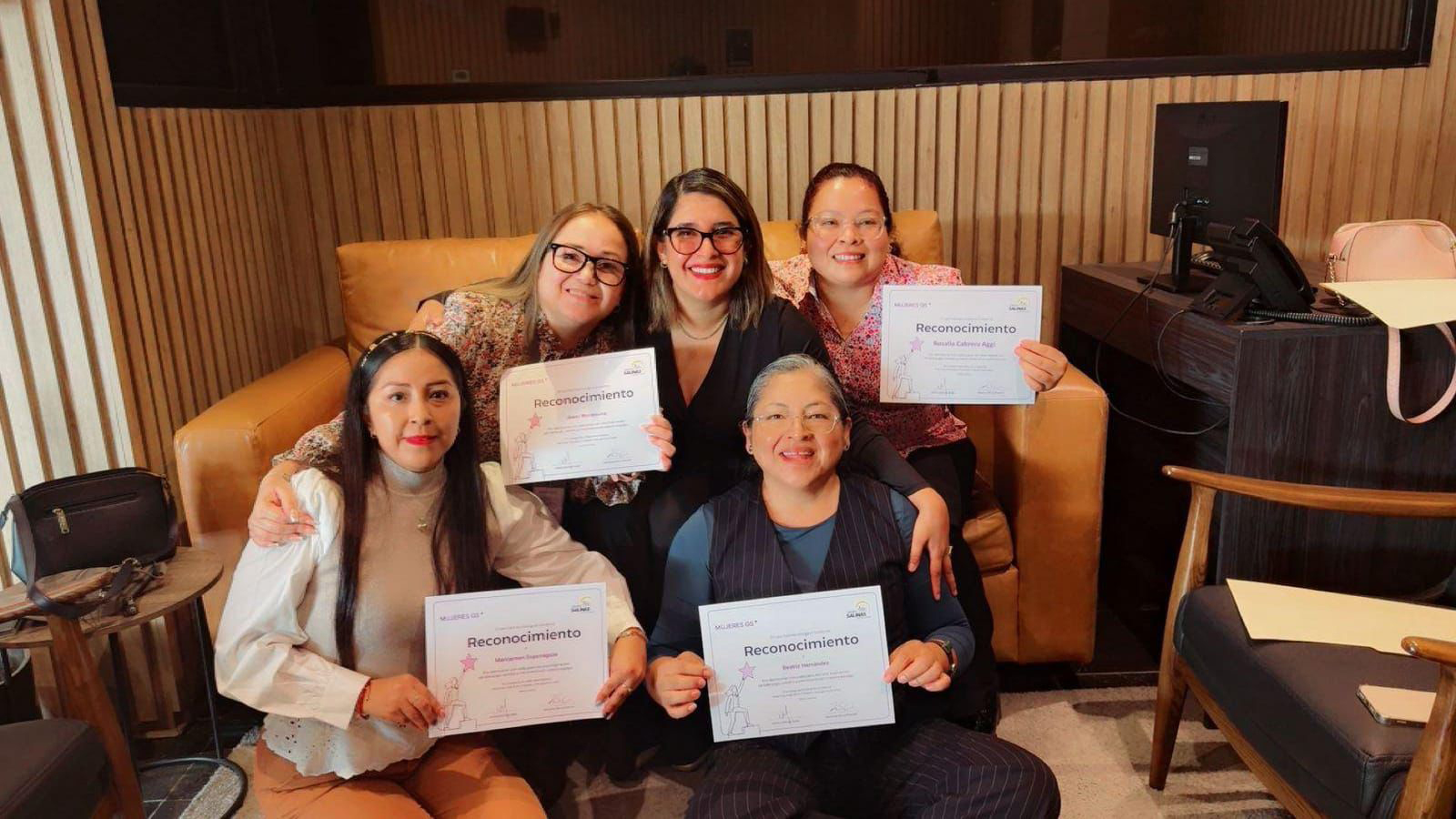 Imagen final de mujeres