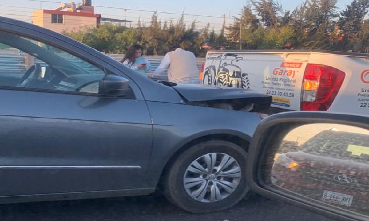 Choque en autopista México-Puebla deja cinco lesionados en Iztapalapa
