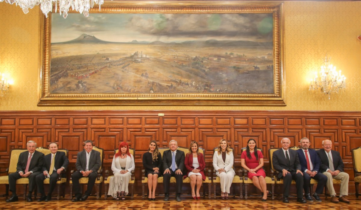 AMLO se reúne con gobernadores electos de Morena en Palacio Nacional - Vimarsana News