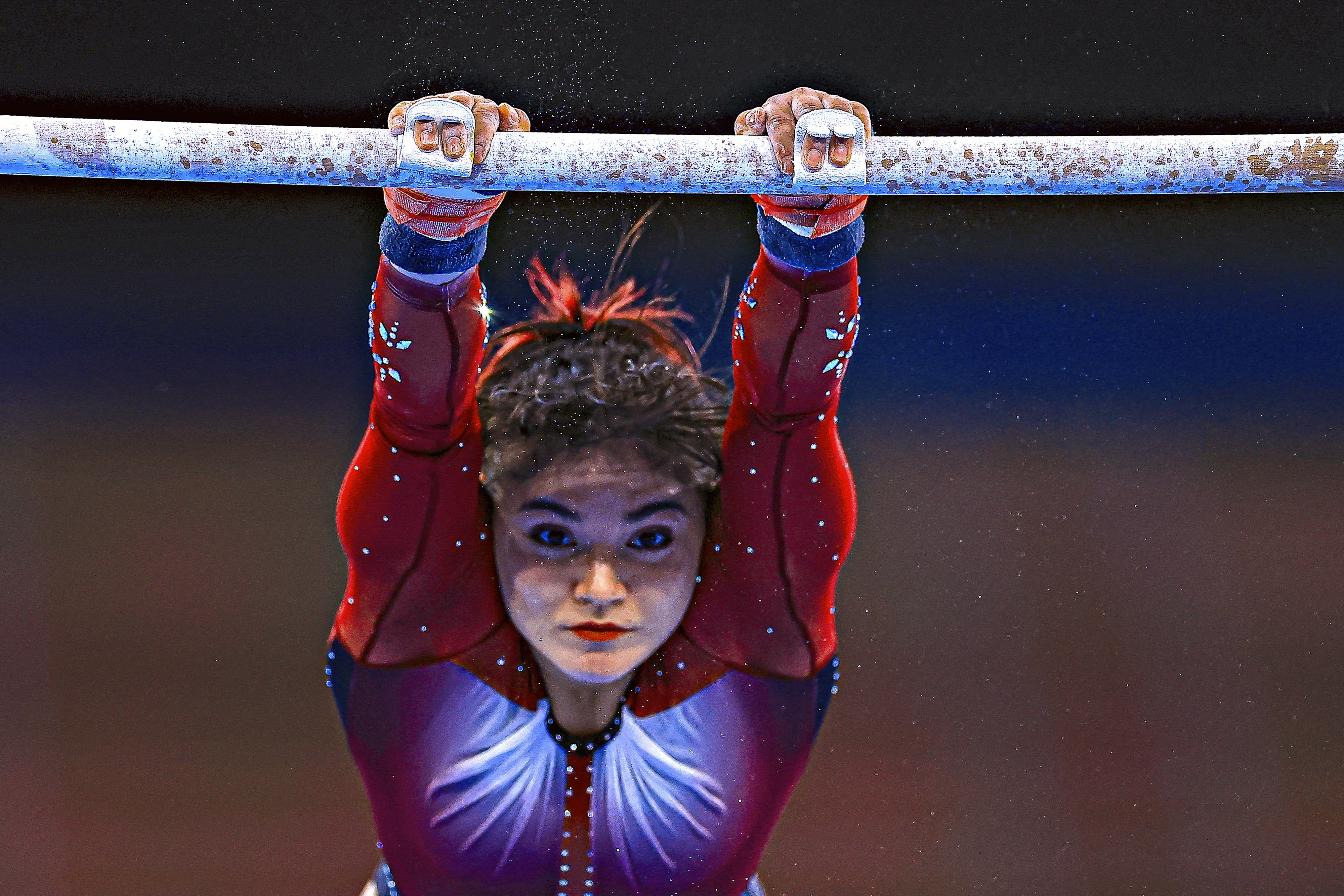 Alexa Moreno sufre fuerte caída en las barras asimétricas