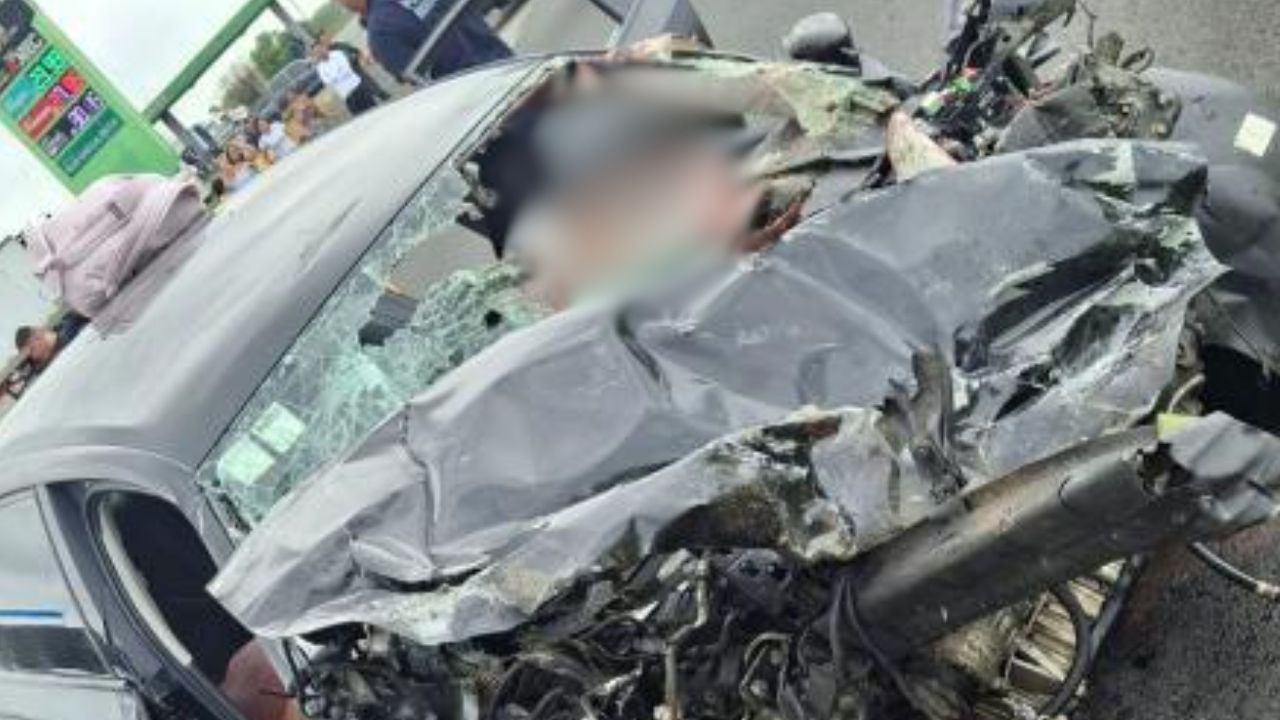 FOTOS: Conductor quedó prensado tras fatal accidente en la carretera Nautla-Cardel hoy; reportan víctimas mortales