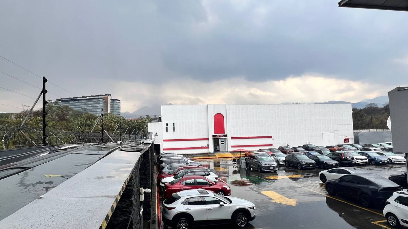 Sal con paraguas; pronostican lluvias y tormentas con granizadas este jueves 5 de marzo en CDMX