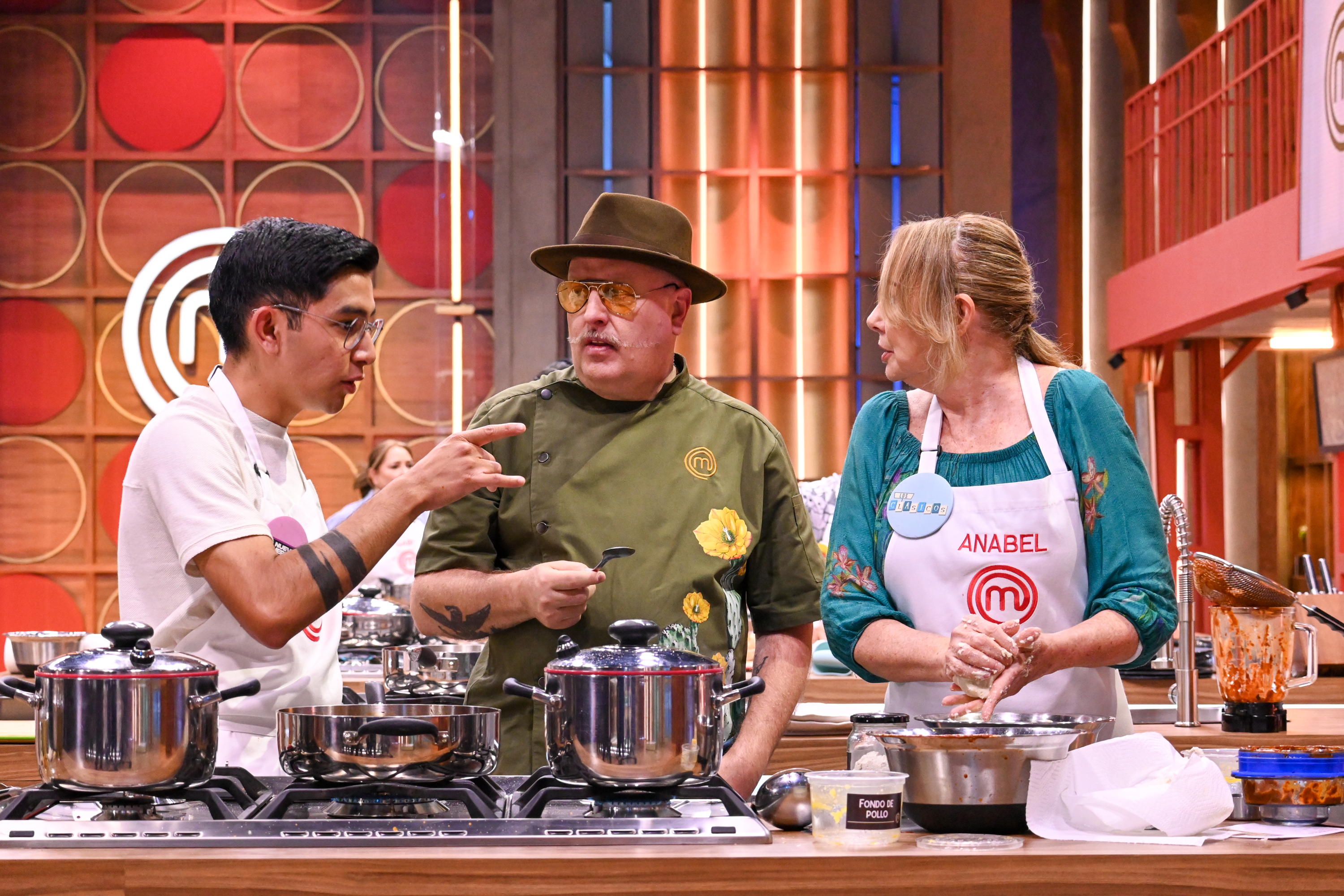 Chef Adrián Herrera llama "arrogante" a 'Chef en Proceso'