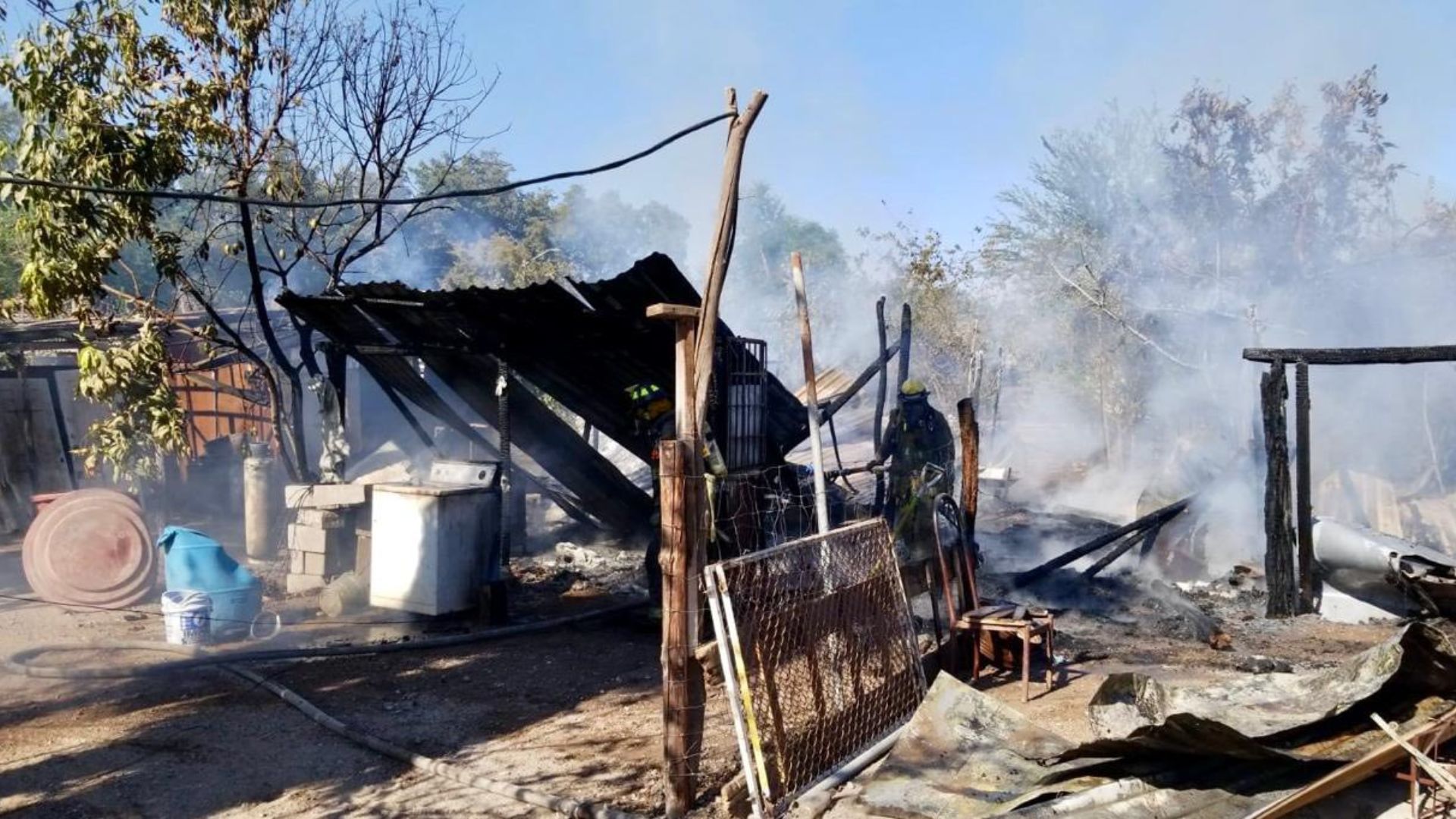 Se registra incendio en una casa de la colonia 21 de Marzo en Culiacán