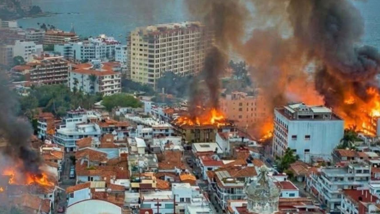 VIDEO: Zona hotelera de Puerto Vallarta en alerta máxima por quema de vehículos y negocios