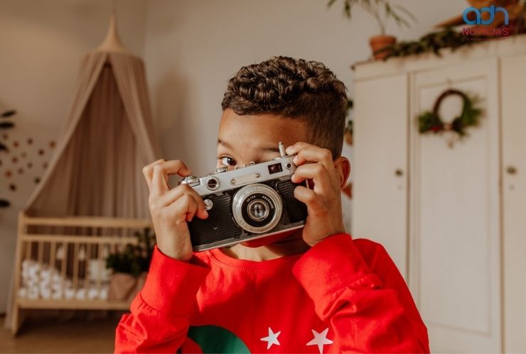 Riesgos de tomarle fotos navideñas a los niños y publicarlas en esta época