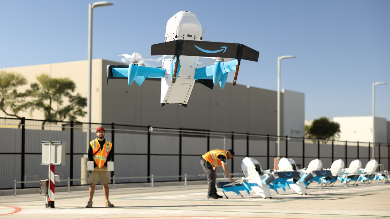 Amazon quiere comenzar a entregar paquetes en Chicago mediante drones
