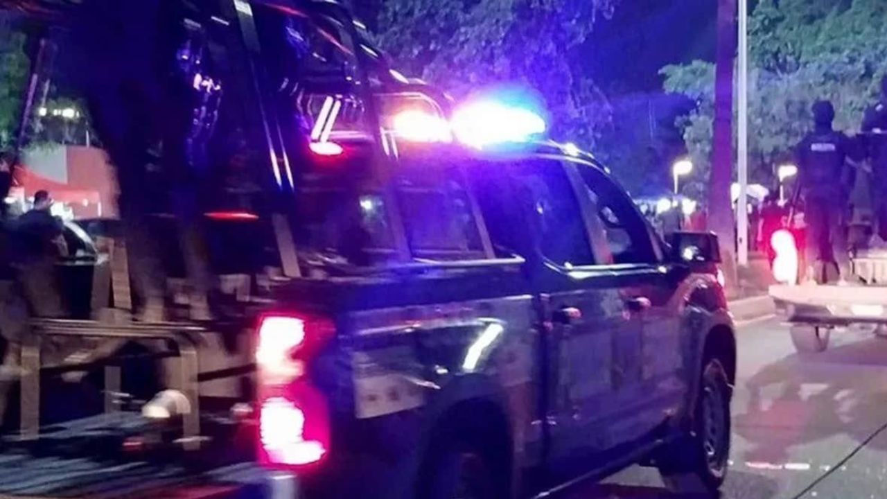 Roban medio millón de pesos en telefonía de alta gama en tienda de Amozoc