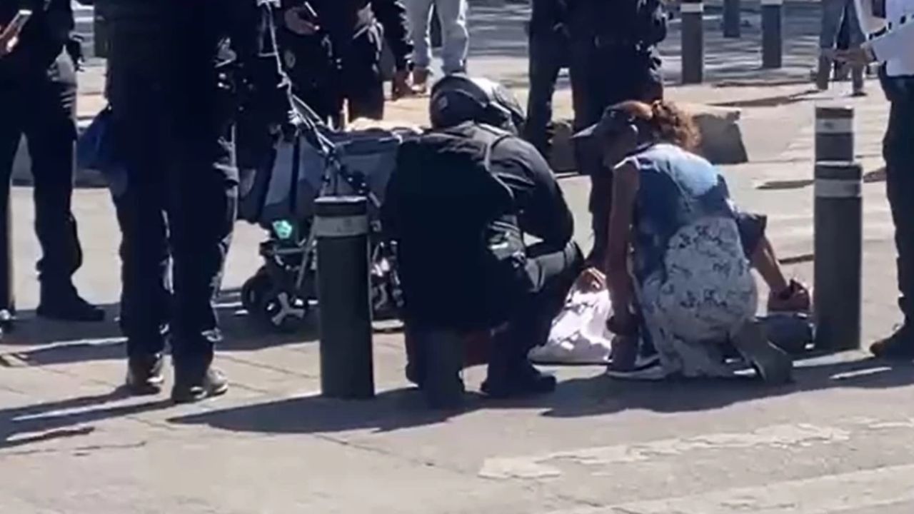 IMÁGENES SENSIBLES: Hombre queda con puñal clavado en el pecho tras ser agredido en Reforma