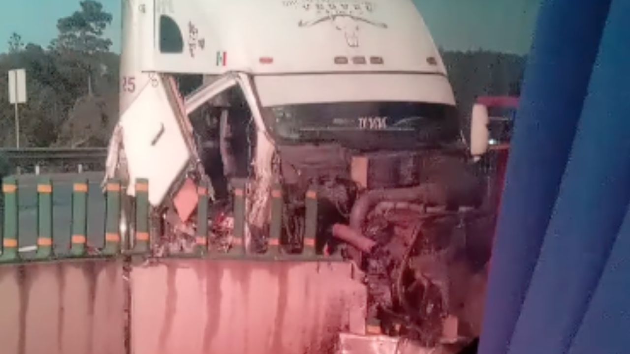 VIDEO: Fuerte choque provoca cierre TOTAL en la autopista México-Puebla HOY; vehículos quedan varados