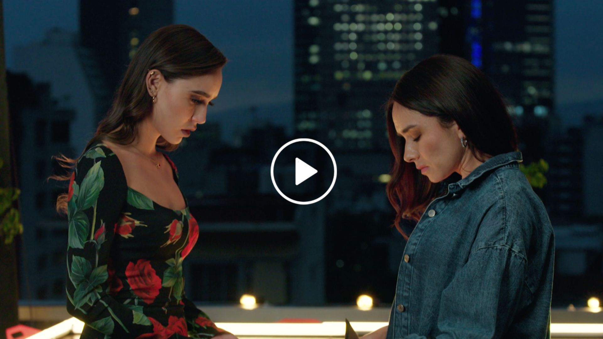 Sol y Mar: Un acto de amor Lo Que Callamos Las Mujeres