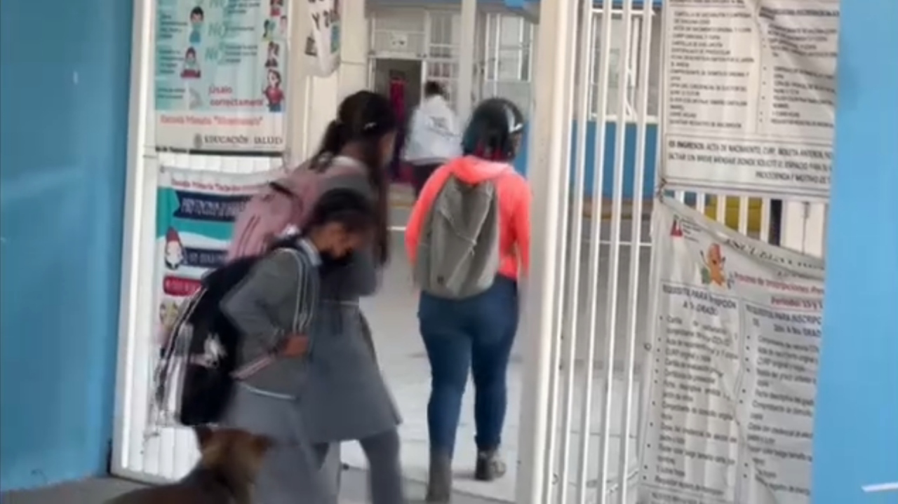 Estudiantes de nivel básico regresan a clases en Tizayuca