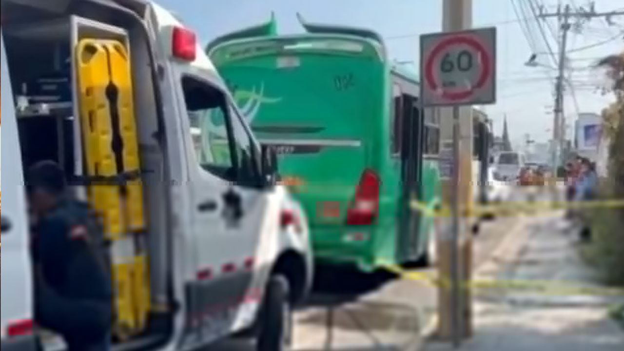 Infarto en camión en Puebla causó muerte de pasajero de 31 años