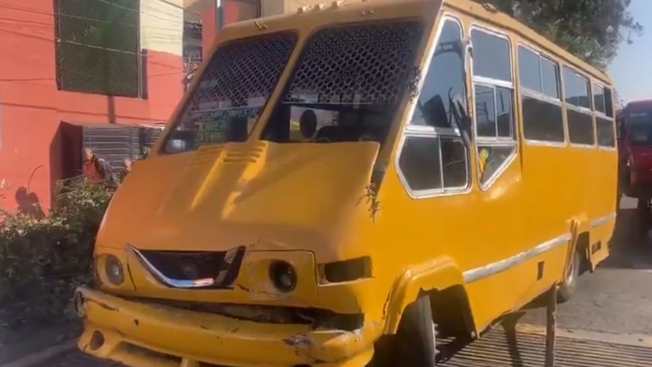 Microbús choca contra un árbol y destruye puesto de comida en la GAM ...