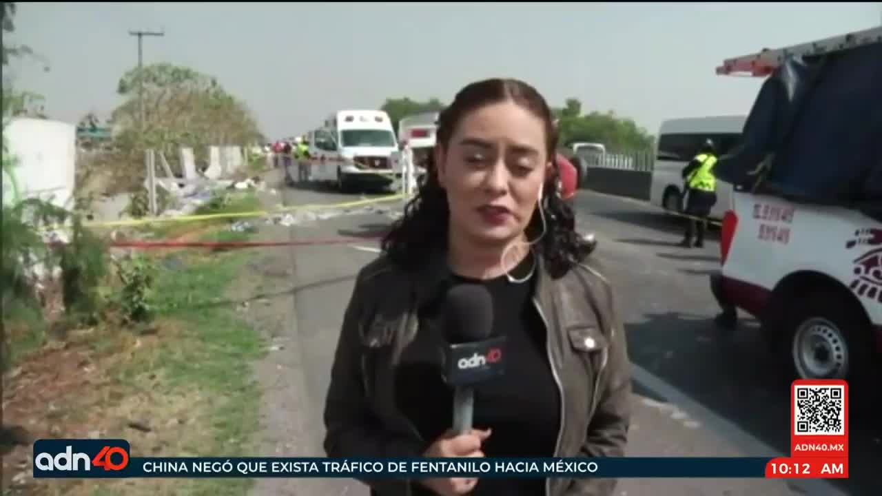 Volcadura provocó la muerte de 4 personas en Circuito Exterior Mexiquense
