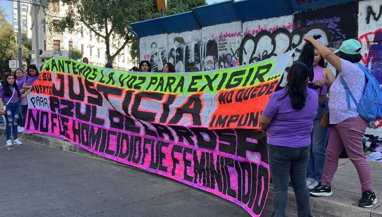 Marcha 25N en CDMX: Alumnas del IPN protestan por violencia digital