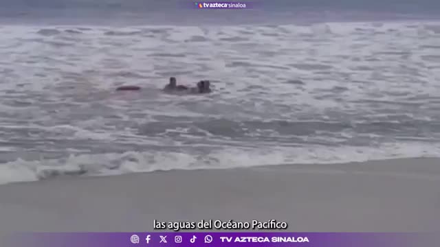Salvavidas rescatan a un hombre de ahogarse en la playa de Cerritos en ...