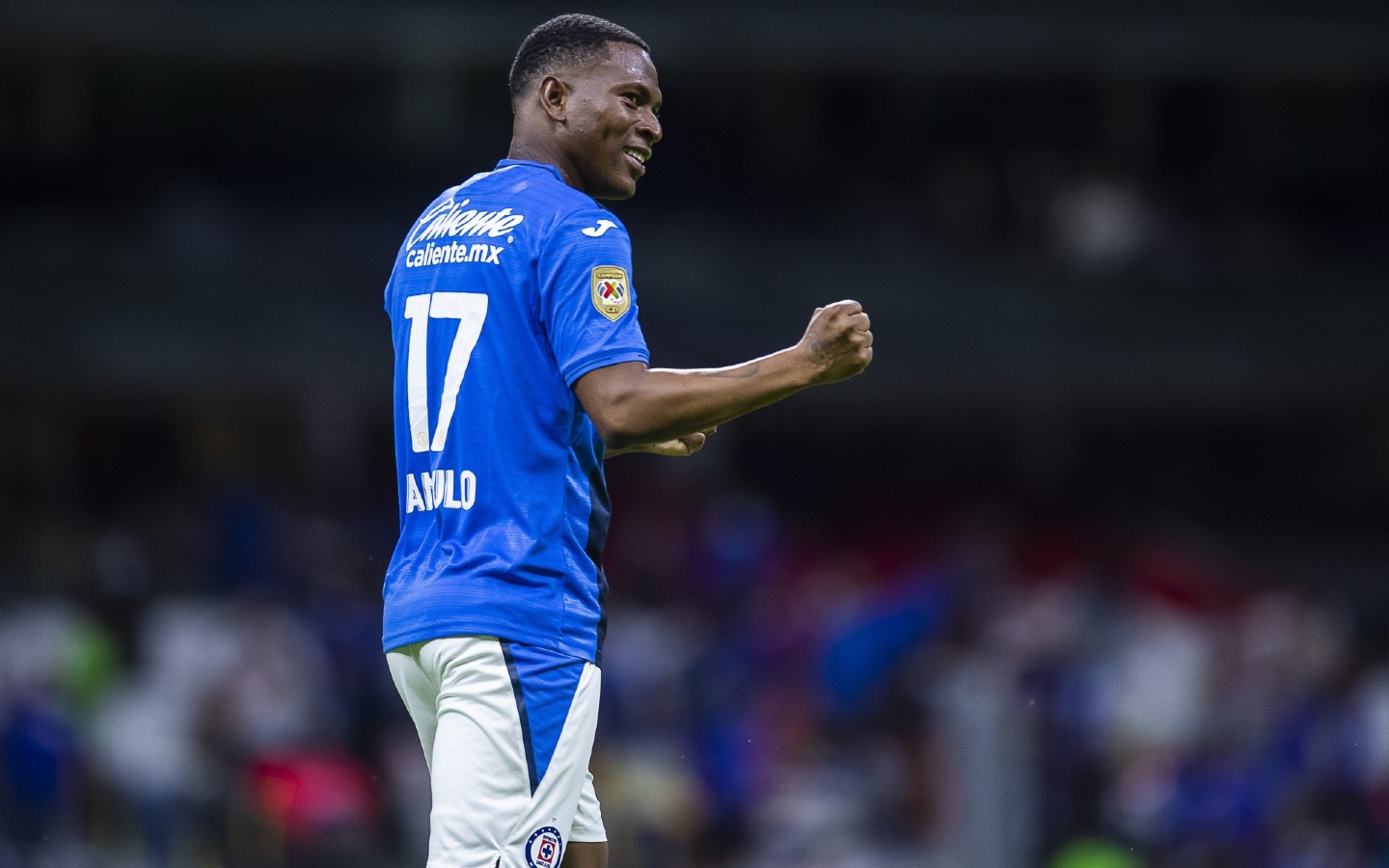 Cruz Azul confirma salida de Bryan Angulo