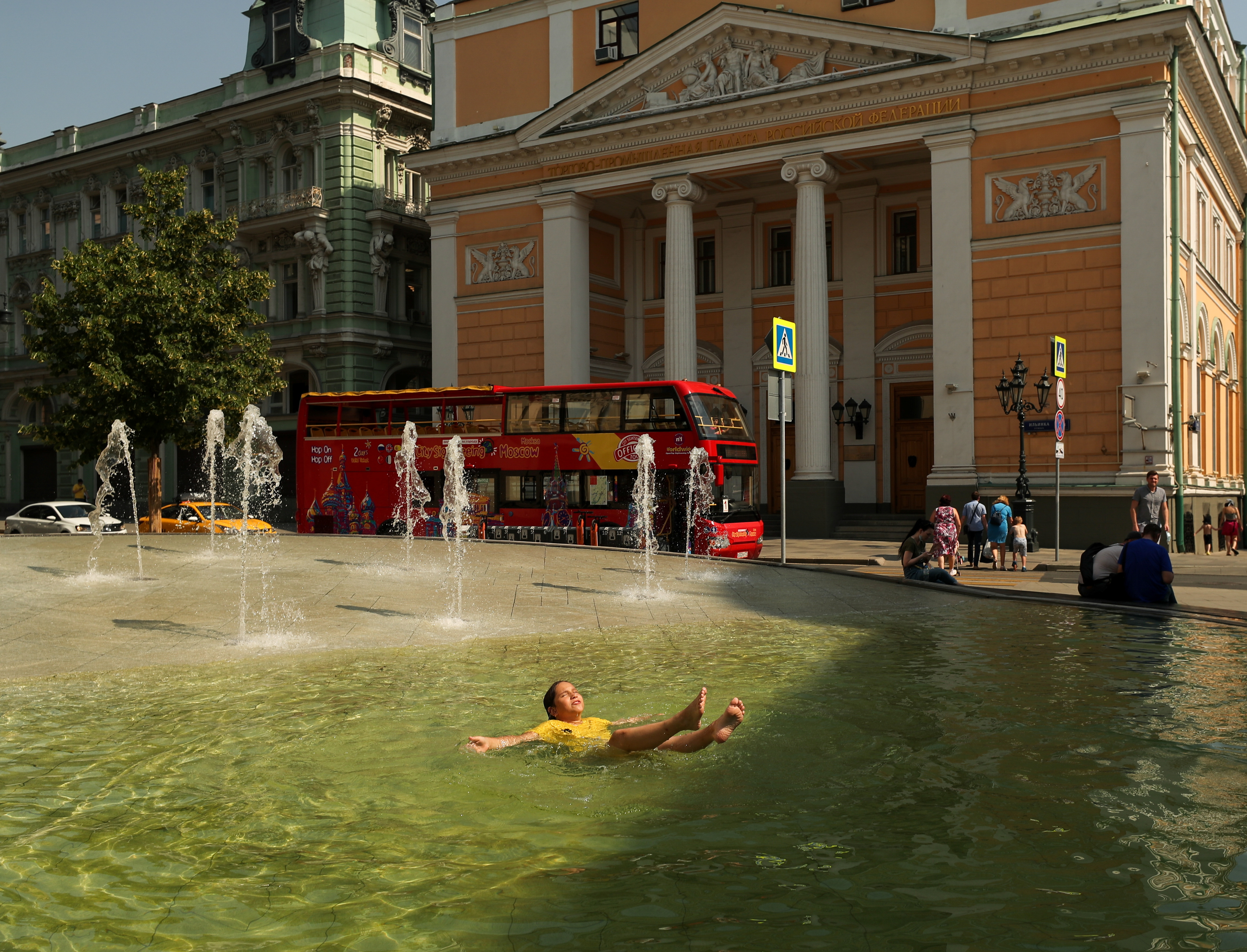 ¡Calorón en Rusia! Ola de calor provoca temperaturas récord en Moscú - Vimarsana News