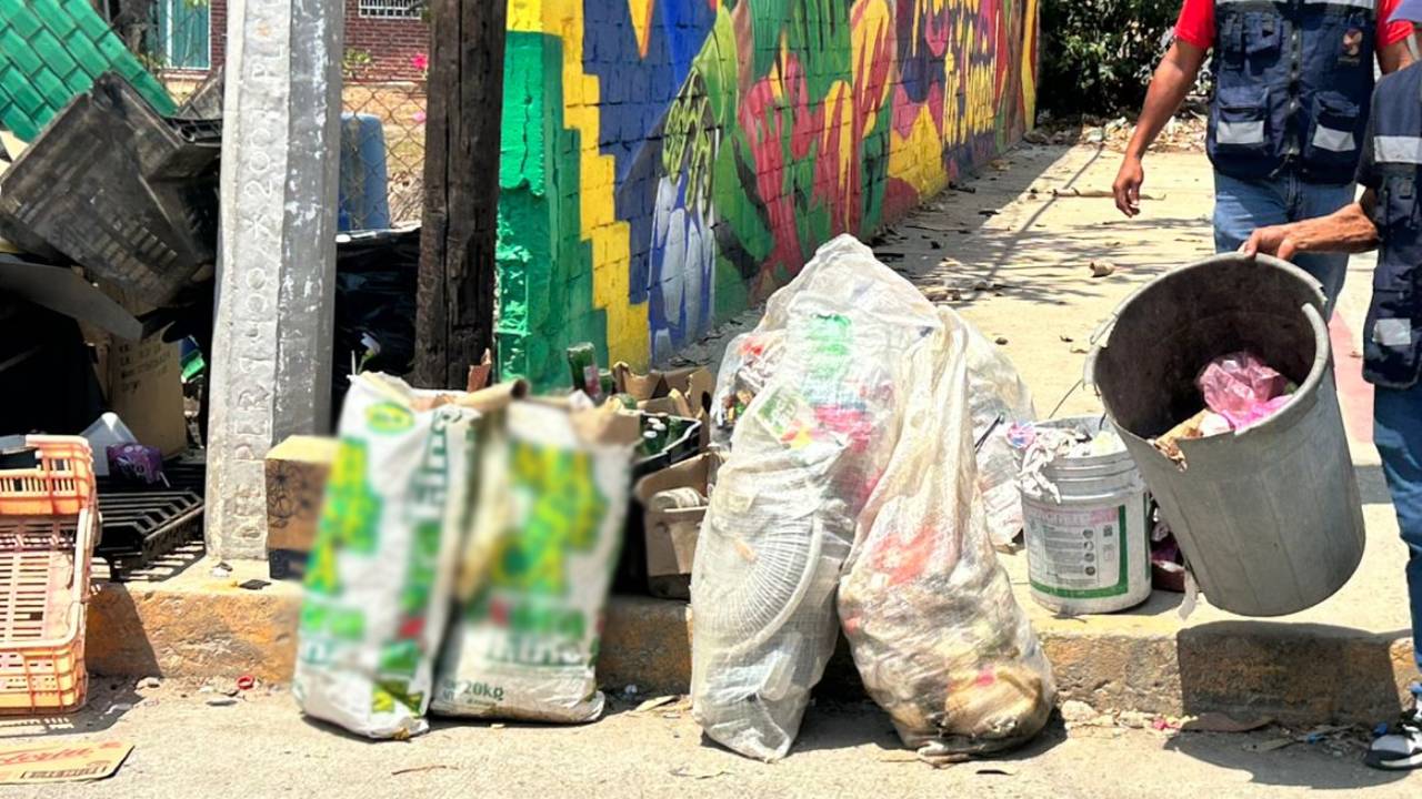 Campaña de descacharrización en Acapulco para prevenir dengue