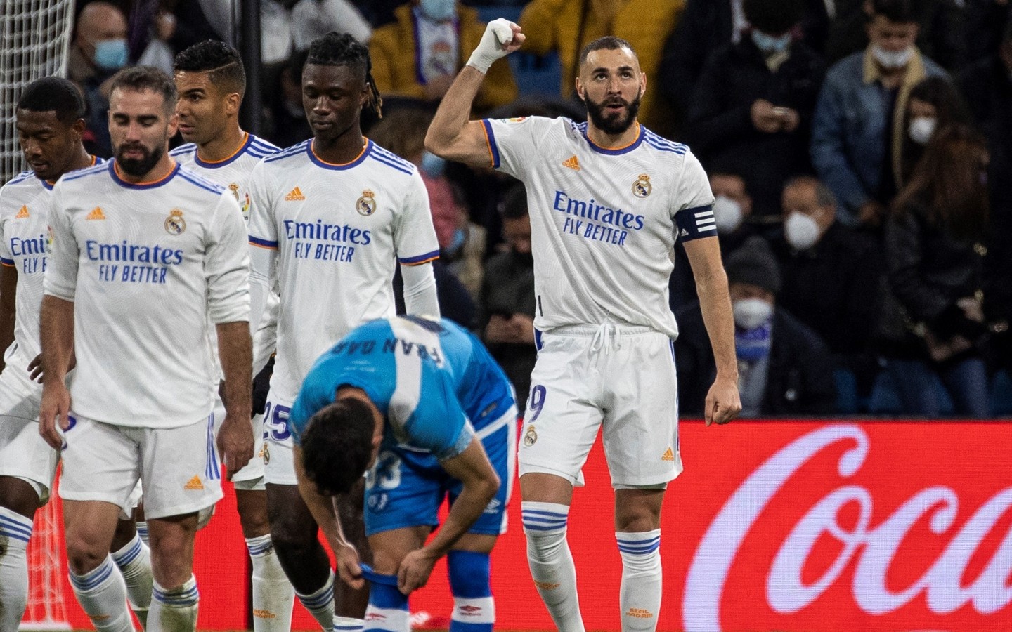 Real Madrid vence al Rayo Vallecano y es líder provisional de La Liga