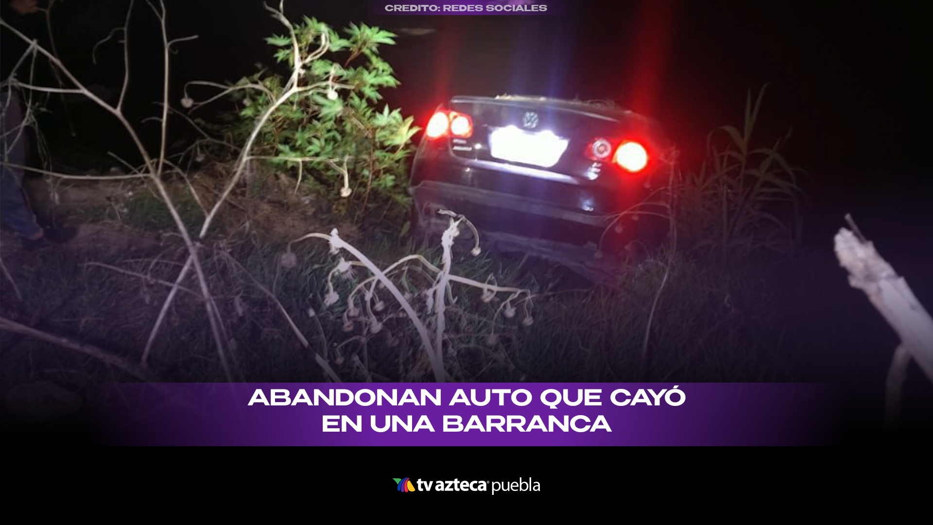 Auto cae a barranca en San Francisco Totimehuacán y conductor lo abandona